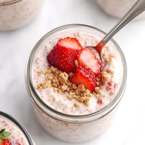 Strawberry Cheesecake Overnight Oats